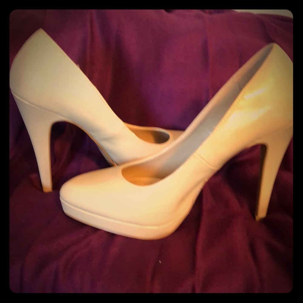 Elle Nude pumps